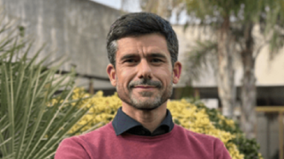 Dr. Alejandro Tena.png